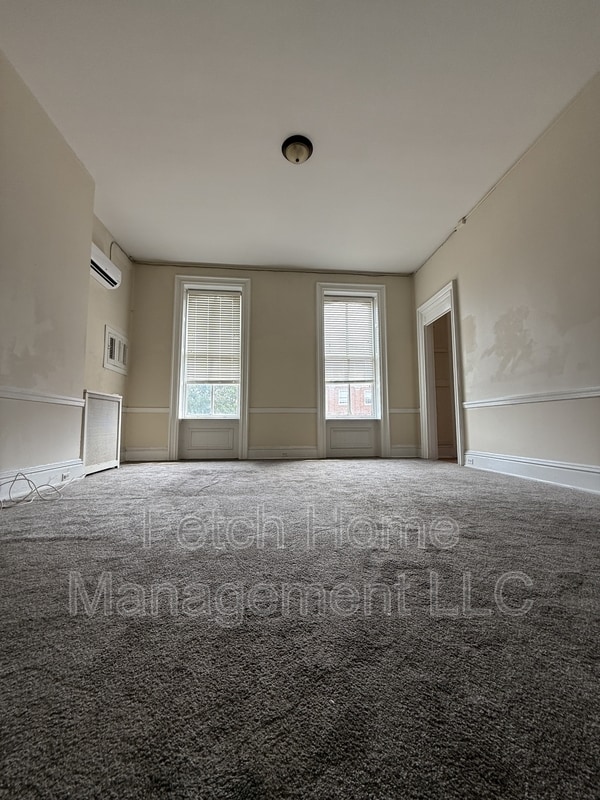 Building Photo - 237 E Market St