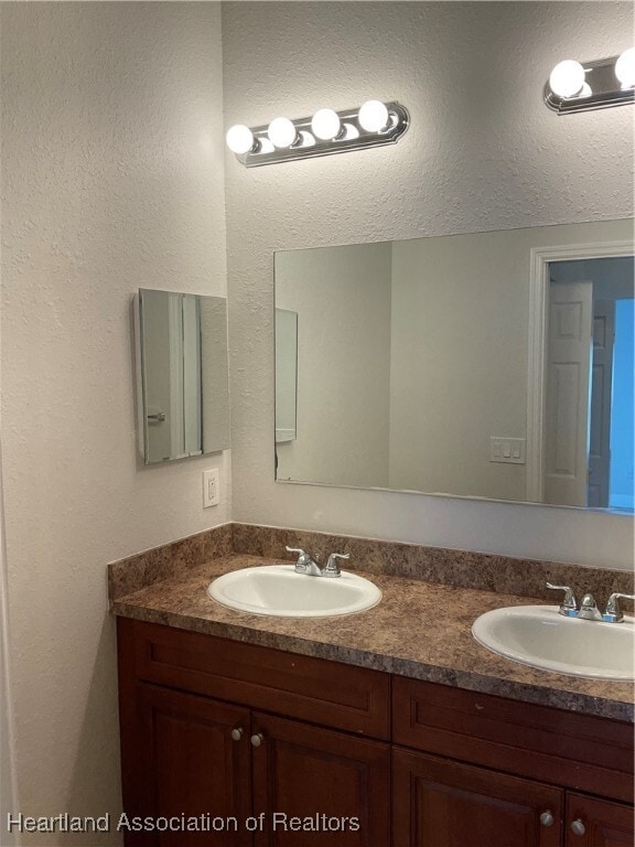 Building Photo - 3714 Peugeot St