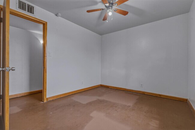 Building Photo - 3636 W Keim Dr