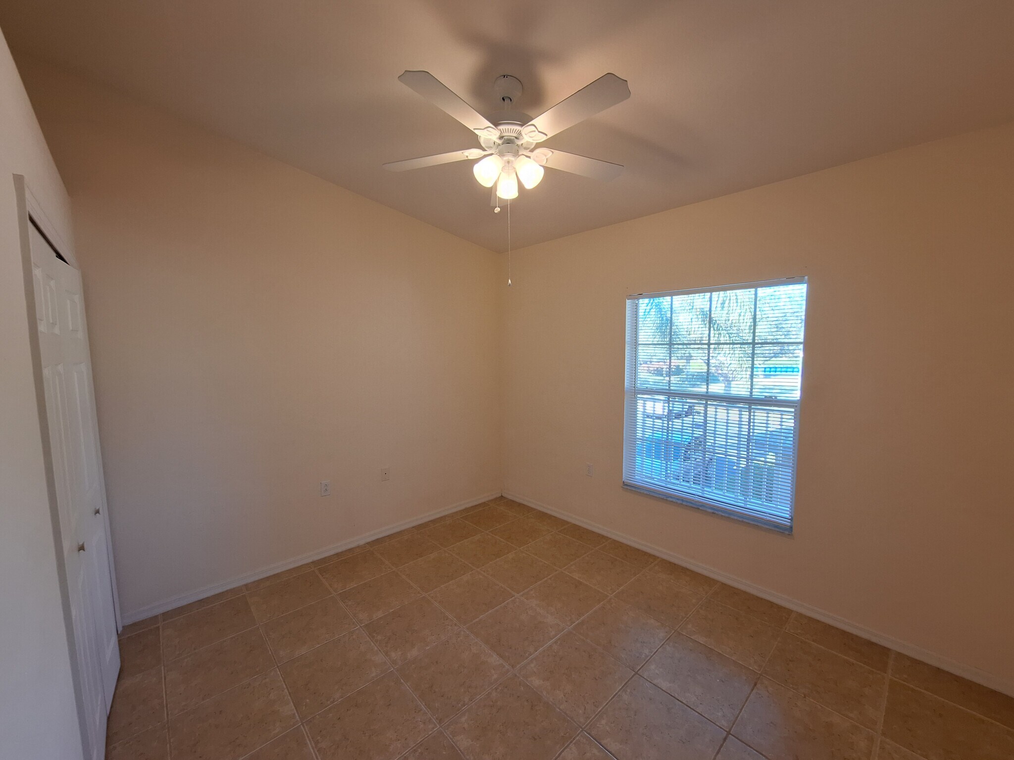Second bedroom - 25727 Lake Amelia Way