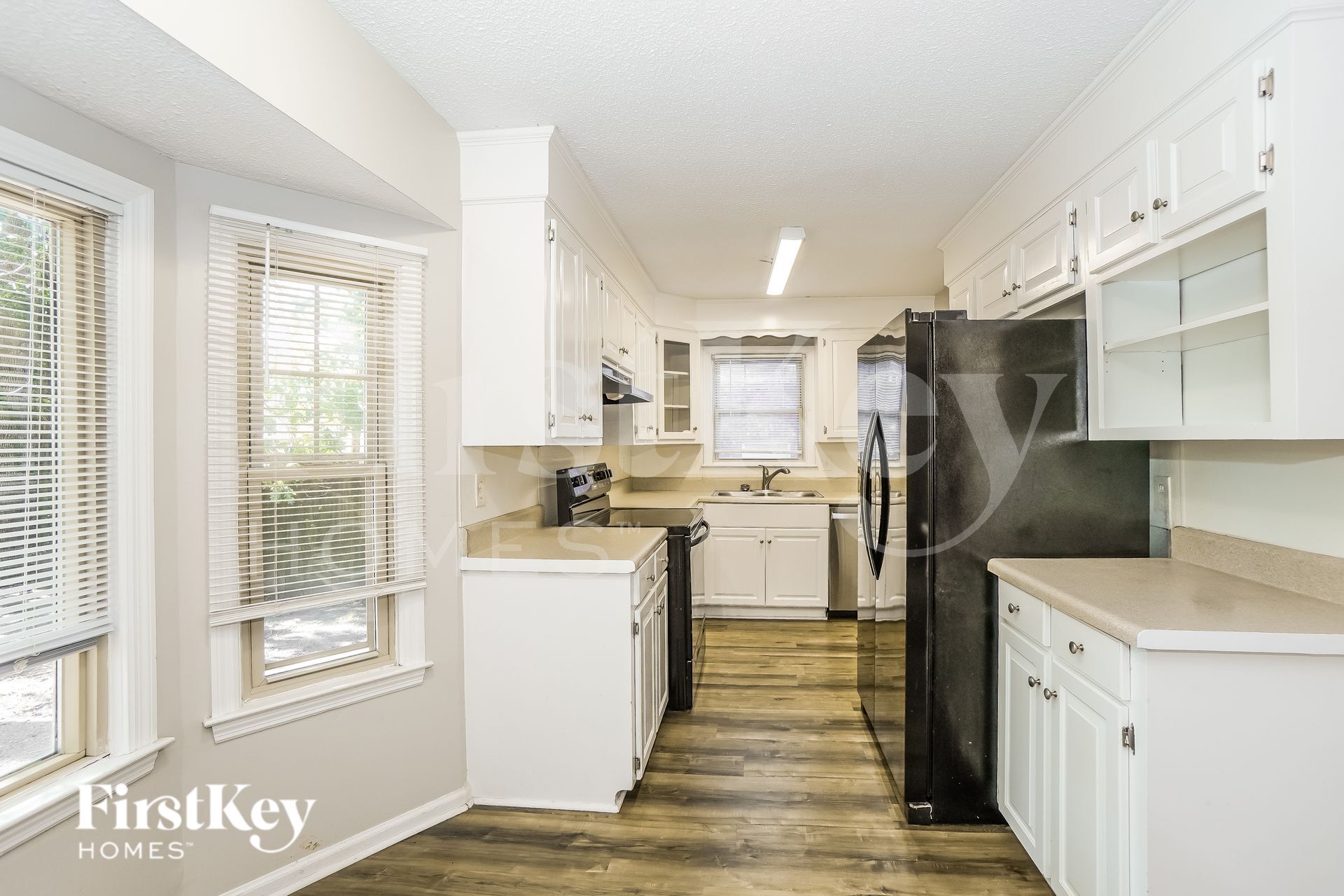 Building Photo - 104 Heron Ct