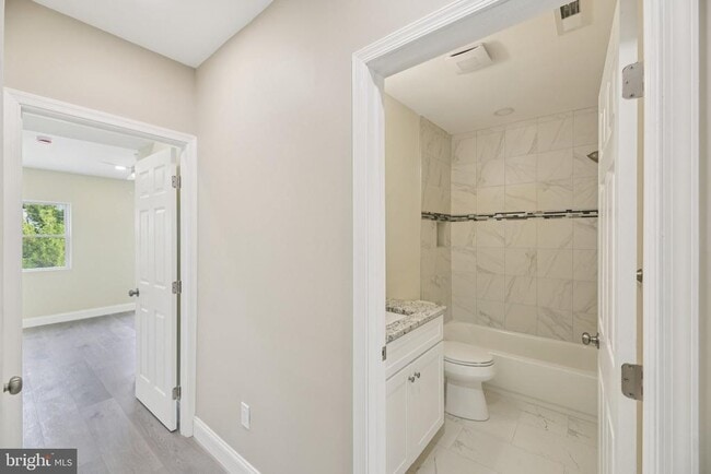 Building Photo - 729 Madison St NW