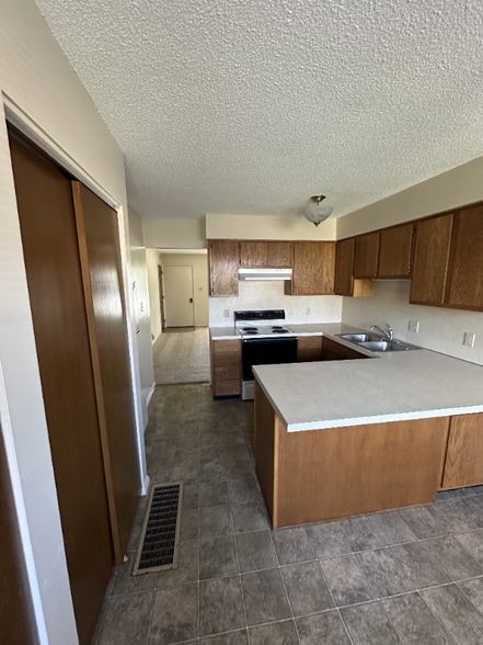 Building Photo - 701 Devonshire Dr