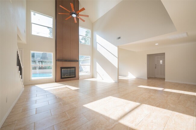 Building Photo - 1923 Big Horn Dr