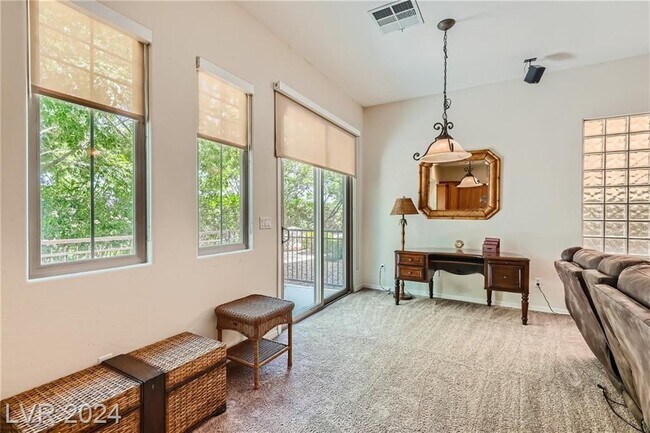 Building Photo - 348 Hanbury Manor Ln