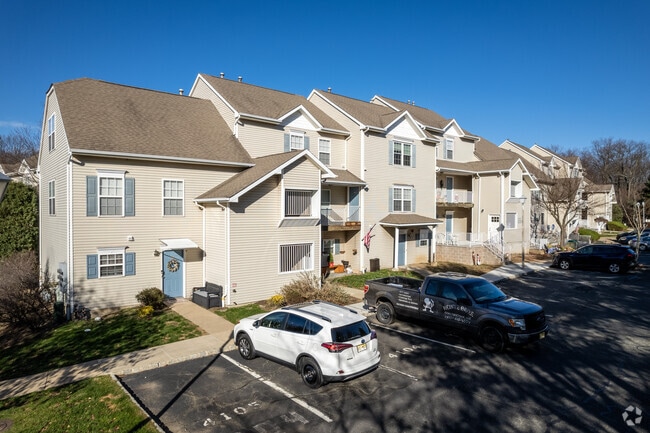 Building Photo - Arrowgate at Randolph