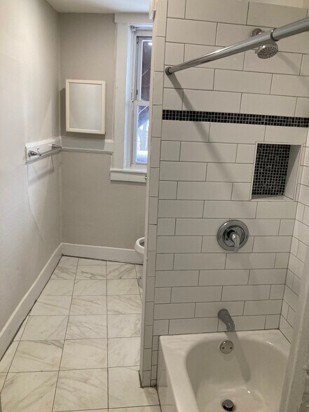 Bathroom - 34 North Ave W