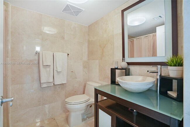 Building Photo - 2101 Brickell Ave