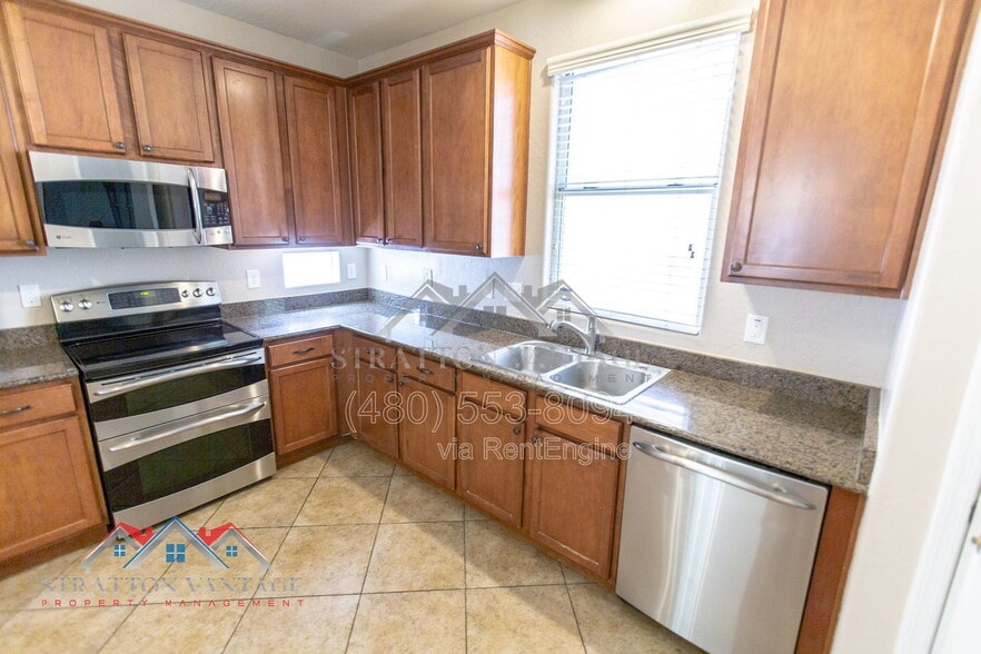 Building Photo - 4352 E Carla Vista Dr