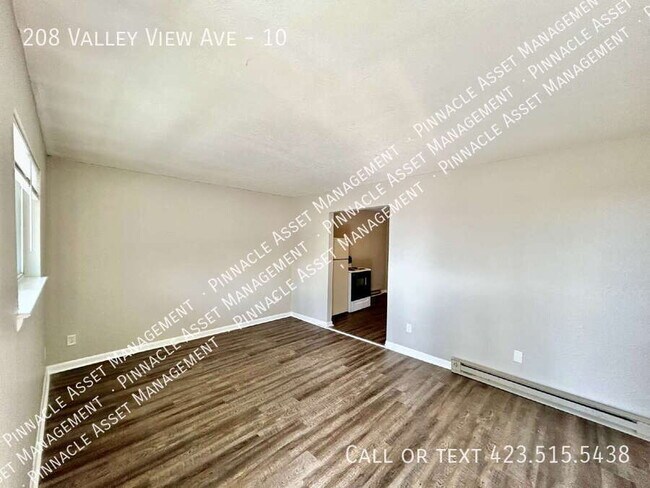 Building Photo - 208 Valley View Ave