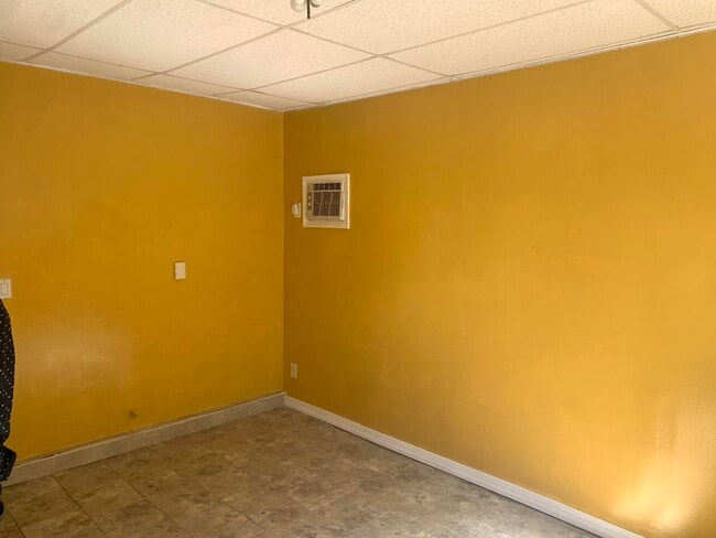 Building Photo - 5400 Cleveland Rd