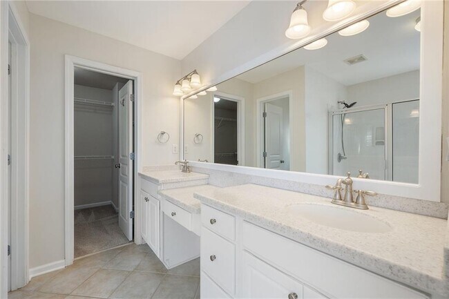 Building Photo - 3365 Tanager Ct