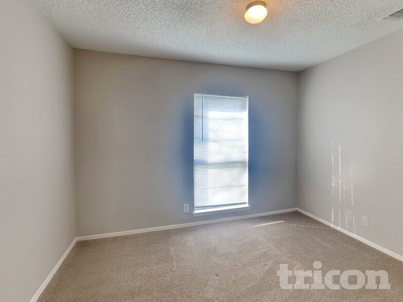 Building Photo - 5223 Tom Stafford Dr
