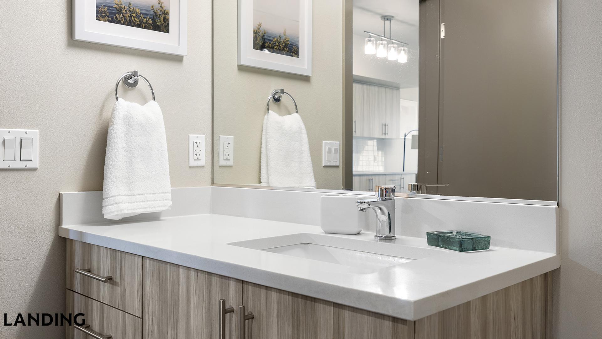 Building Photo - 1850 NW Front Ave