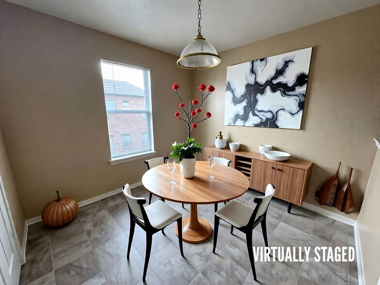 Building Photo - 3301 Hereford Ln