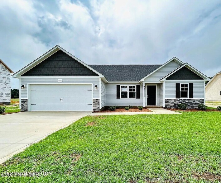 Building Photo - 707 Alpha Ct
