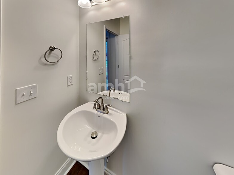 Building Photo - 113 Manous Drive