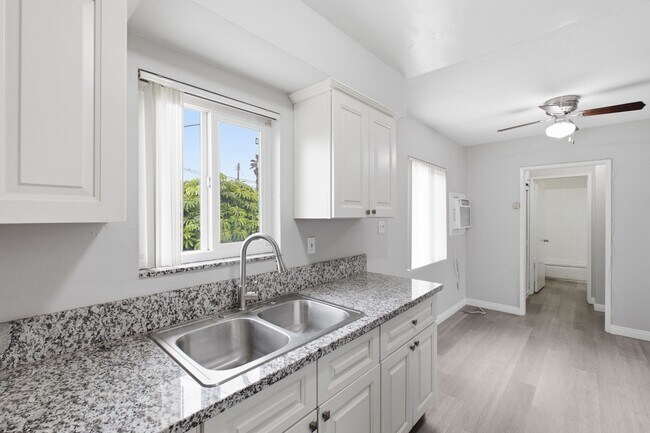 Building Photo - 230 S Bandy Ave