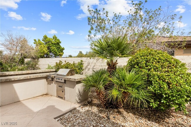 Building Photo - 34 Isleworth Dr