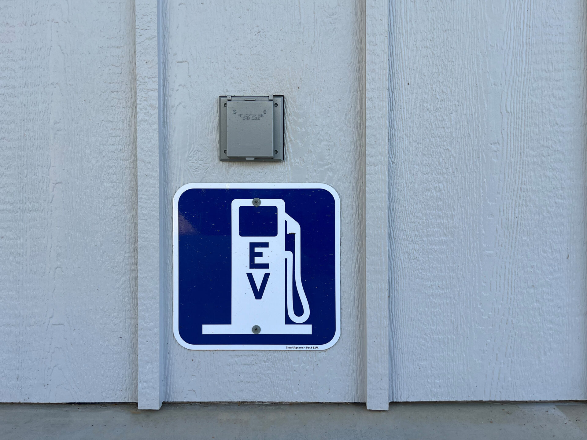 Building Photo - 213 Lomond Ave