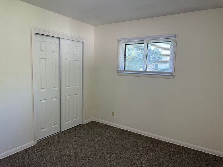 Building Photo - 8840 S Carol Ct