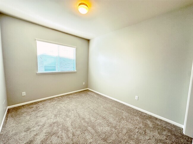 Building Photo - 10210 Larkmist Ln