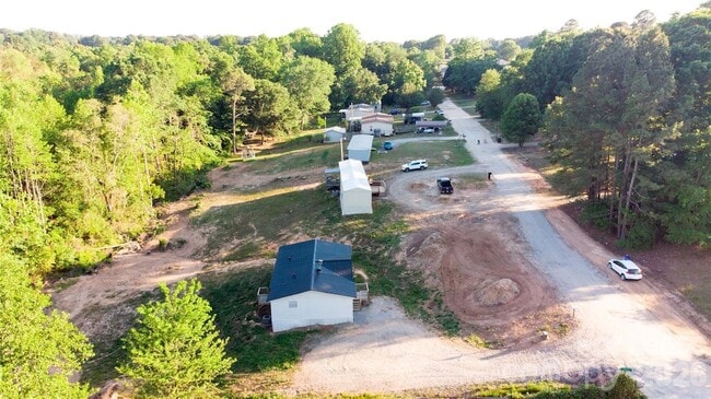 Building Photo - 1844 Drew Dr