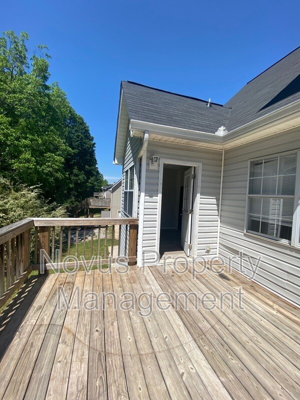 Building Photo - 88 River Ridge Dr