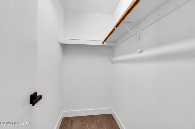 Building Photo - 526 Bradley Blvd