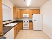Building Photo - 5910 Great Star Dr