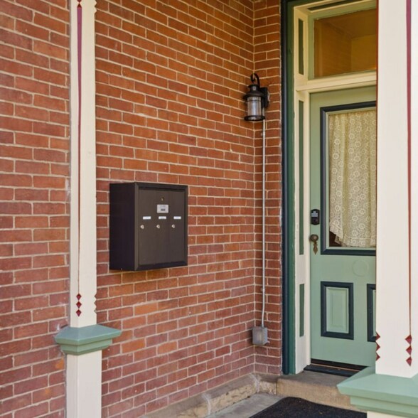 Building Photo - 503 Mathews St