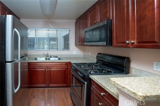 Building Photo - 5540 Owensmouth Ave