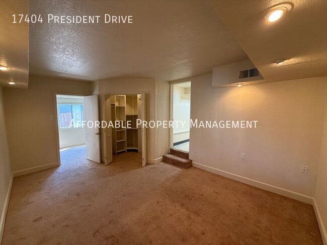 Building Photo - 17404 President Dr