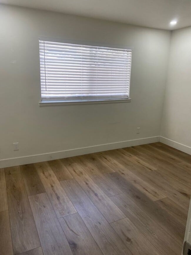 Building Photo - 2BR/2BA Duplex for rent!!!