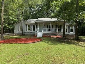 Building Photo - 112 Oak Leaf Cir