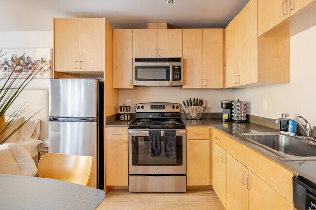Building Photo - 2820 17th Ave S