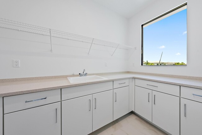 Building Photo - 20471 Southernwood Ave