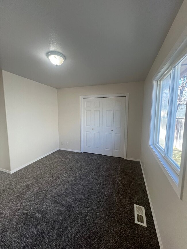 Building Photo - 3 bedroom 2 bath in a beautiful, spacious Meridian Neighborhood!