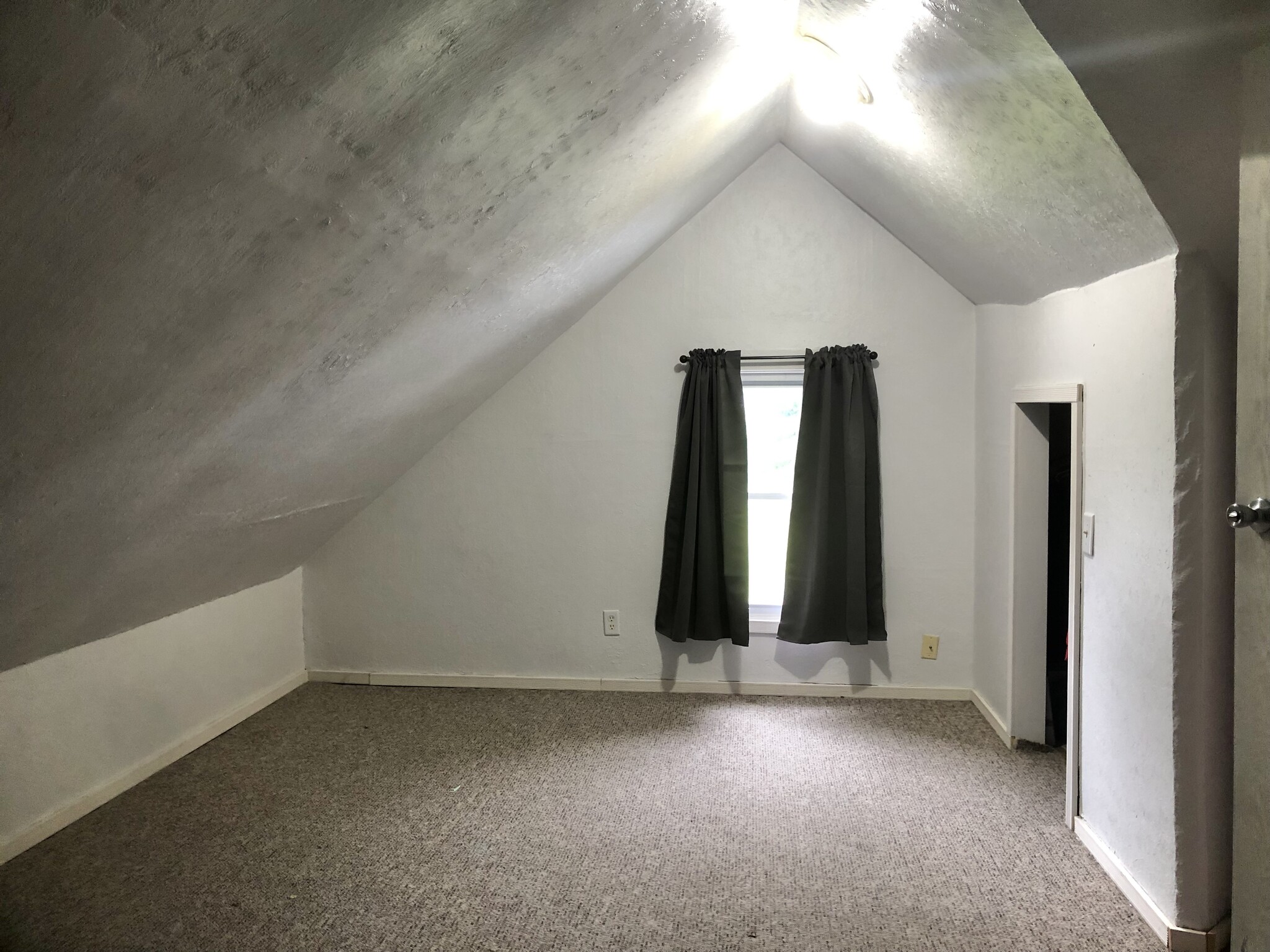 Bedroom - 829 Milwaukee St