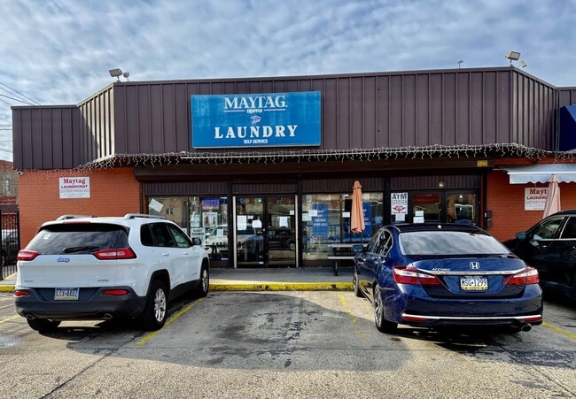 Building Photo - 2443 S 7th St