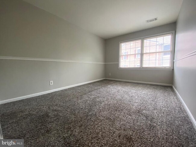Building Photo - 12625 Kempston Ln