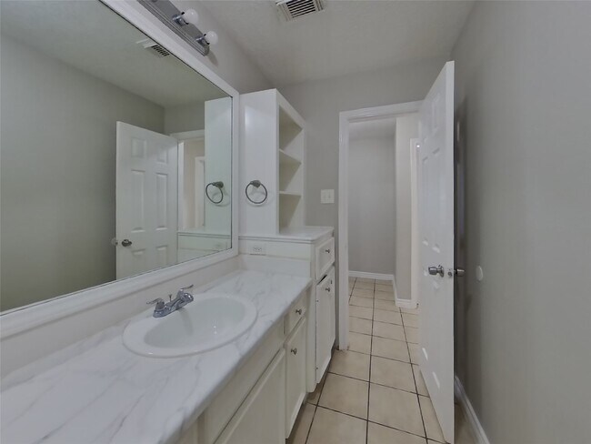 Building Photo - 3522 Tangerine St