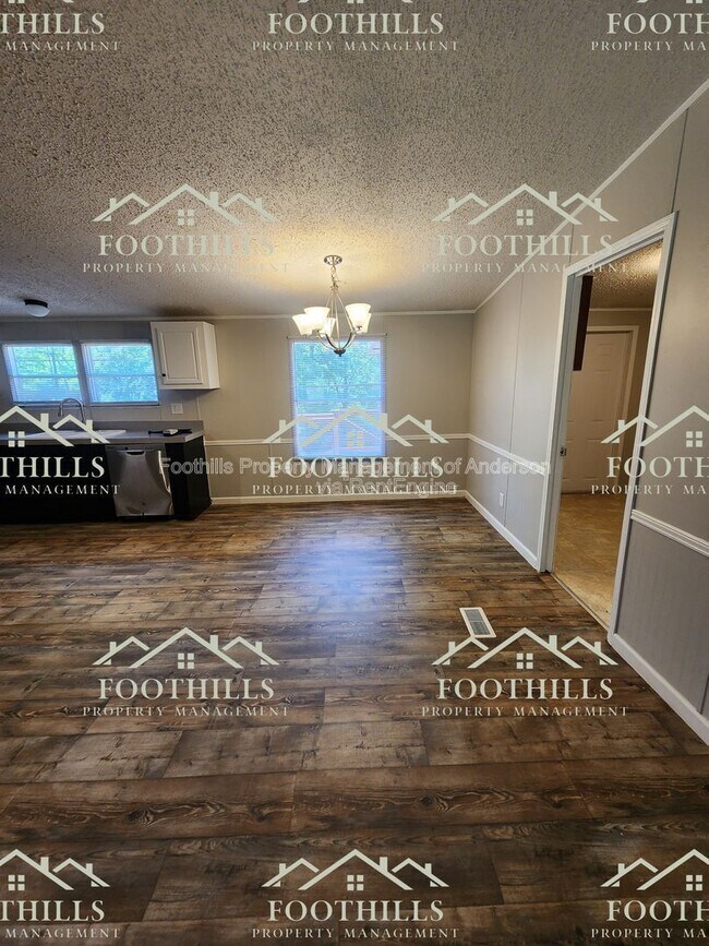 Building Photo - 240 Latham Dr