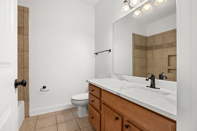 Building Photo - Completely Renovated 4bd/2ba in Olive Branch