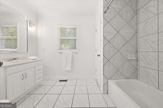 Building Photo - 2820 Hosea L Williams Dr NE