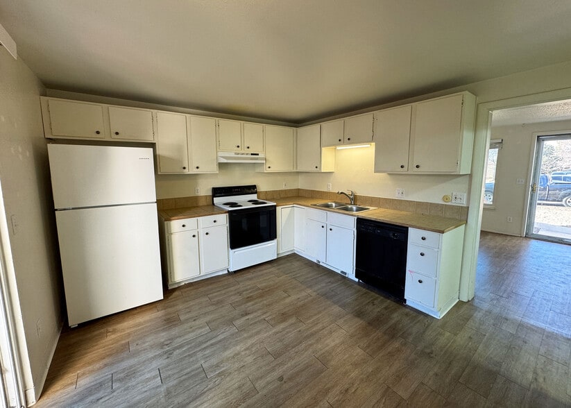 Building Photo - 1118 Darby St