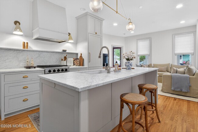 Building Photo - 142 Heck Ave