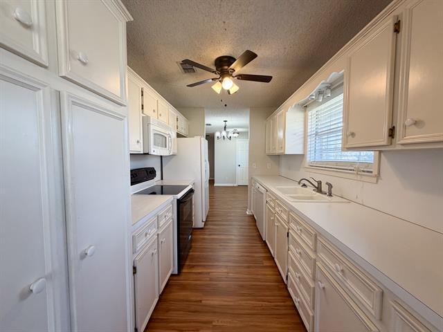 Building Photo - 828 Park Ln