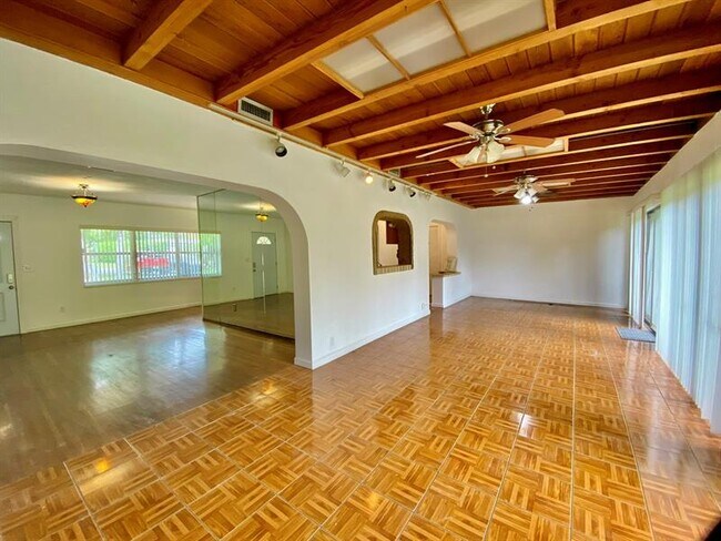 Building Photo - 14131 NW 3rd Ave