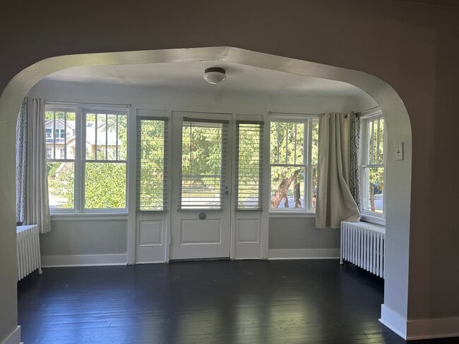 Building Photo - 1811 Prairie St